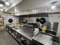 Waterloo Street (D7), Retail #613967811